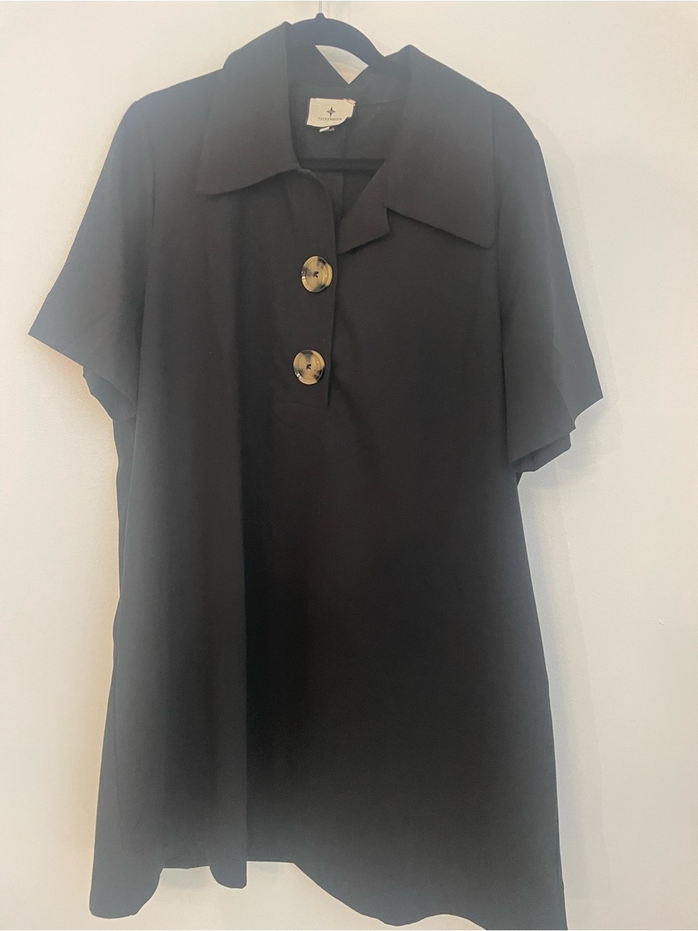 Tuckernuck Womens Black Short-Sleeve Tortoise Button swing dress